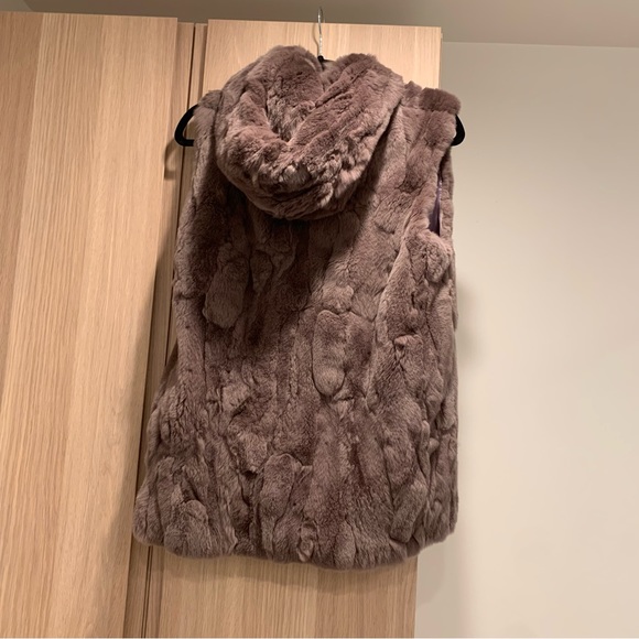 Jocelyn Authentic Lavender Rabbit Fur Hooded Vest - M - Picture 2 of 7